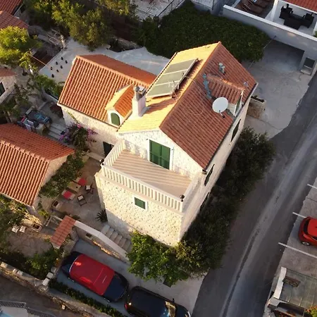 Larsen Apartment