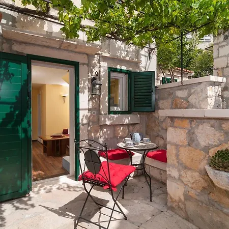 Larsen Apartment
