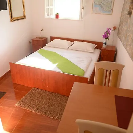Larsen Apartman Omiš